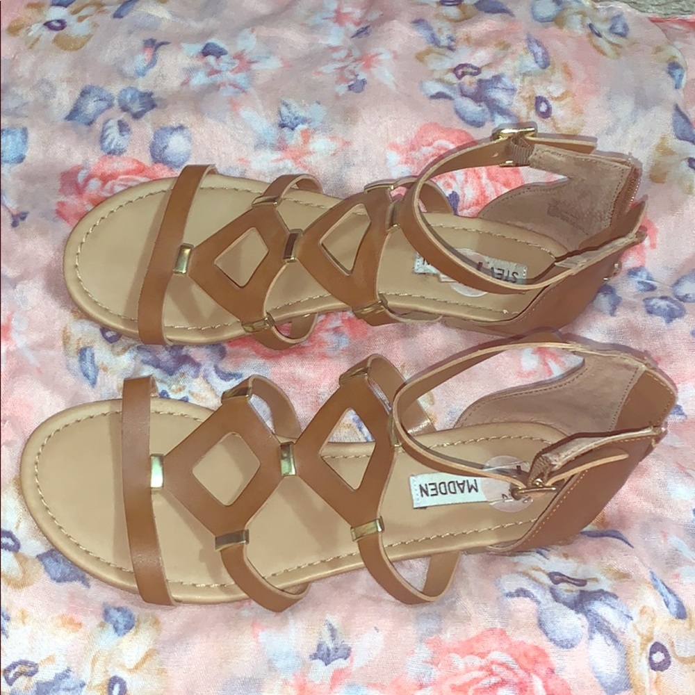 NWWT Steve Madden Tan Gladiators size 7.5.